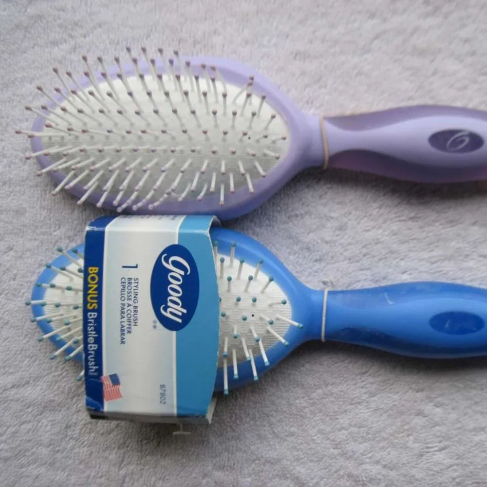 Goody Cushion Styling Hair Brush Extra Grip 2002 USA Lilac Blue Full Size Style